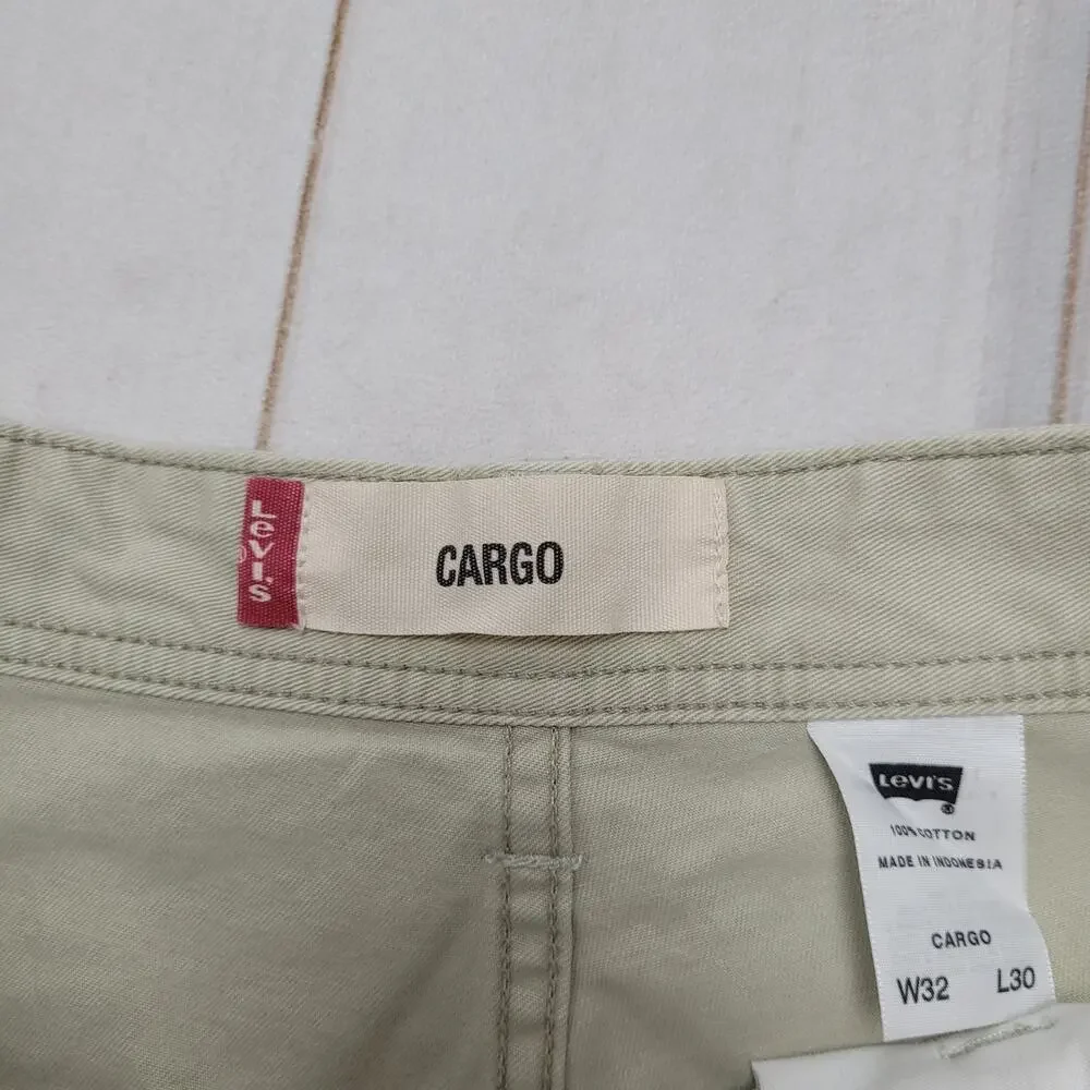 Vintage Levi's loose cargo pants baggy y2k tan khaki utility 32x30